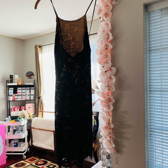 Astr black floral lace formal/party dress - Picture 4 of 5